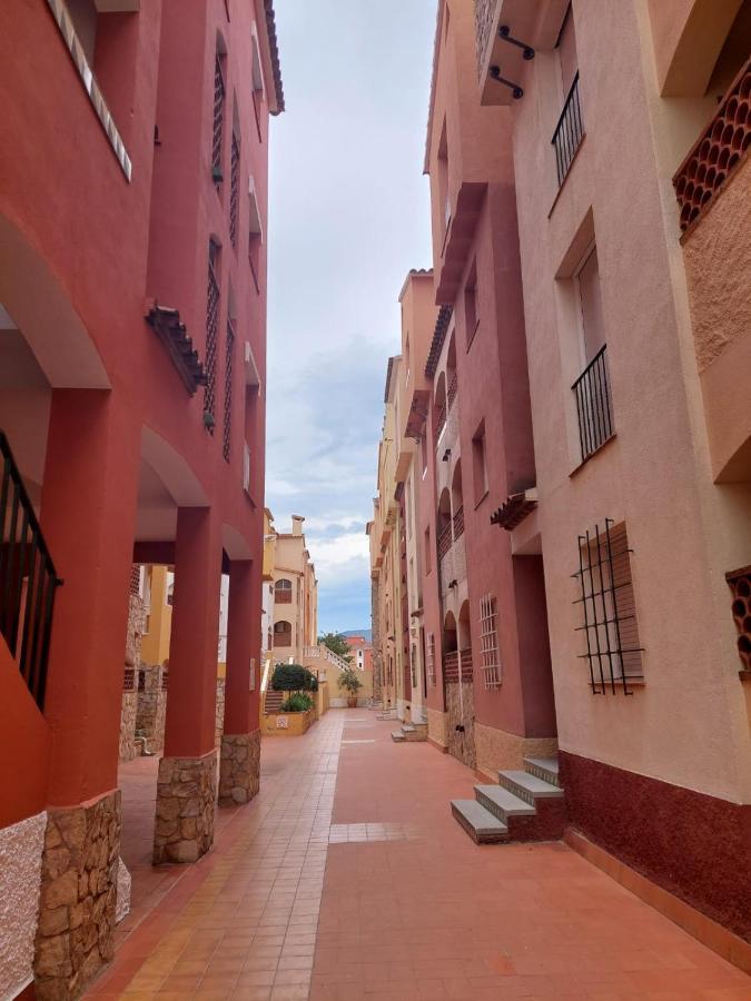 Appartement Емпуриабрава Екстериор снимка